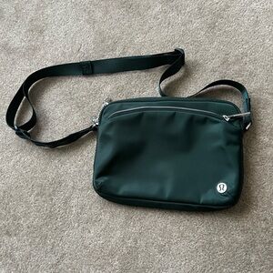 Lululemon City Adventurer Crossbody bag 2.5L “legacy green”